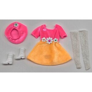 1995 Barbie Fashion Avenue Outfit 15833 (As shown)